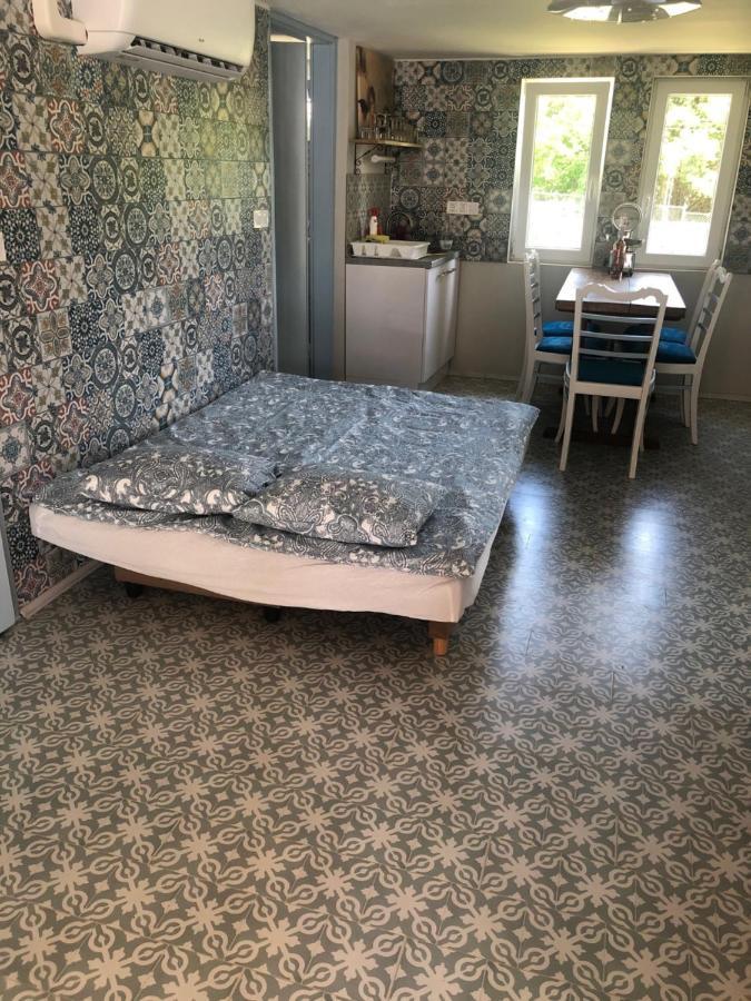 Klara Apartmanhaz Орфів Екстер'єр фото