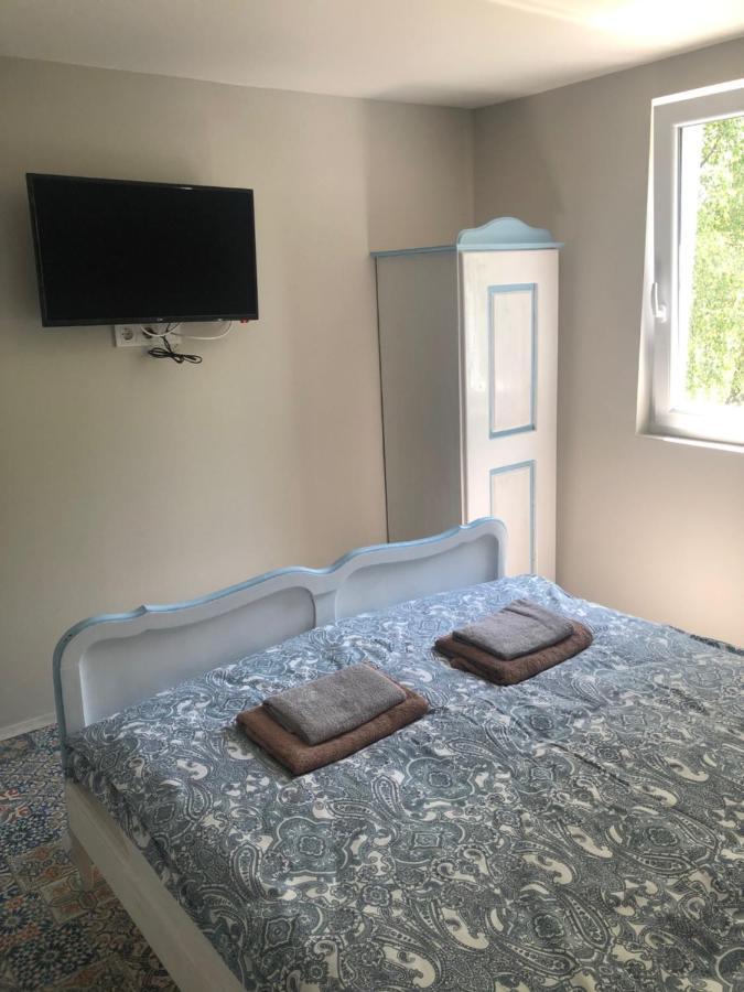 Klara Apartmanhaz Орфів Екстер'єр фото