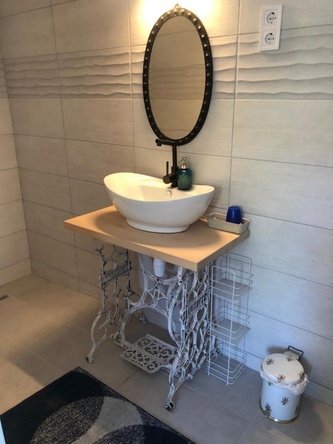 Klara Apartmanhaz Орфів Екстер'єр фото