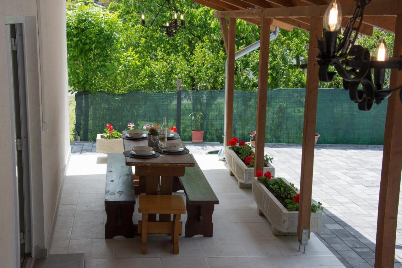 Klara Apartmanhaz Орфів Екстер'єр фото